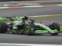 开云官方app入口-包含阿斯顿马丁鏖战红牛车队，周冠宇高光表现的词条