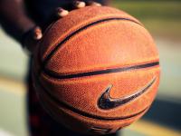 开云足球直播-塞恩斯惊艳四座，迈凯伦横扫索伯，一场技术与勇气的双重奏鸣