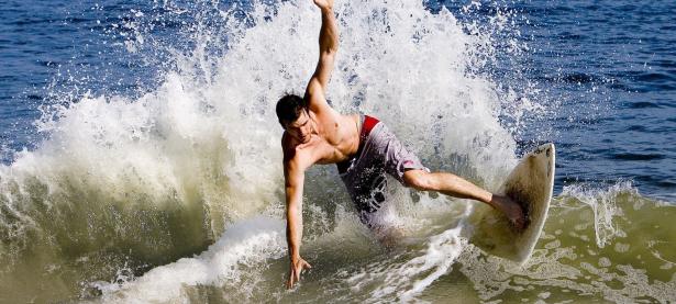 开云体育app-赛道上的逆袭，哈斯车队险胜红牛二队，汉密尔顿状态火热预示新赛季变局