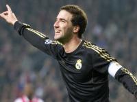 开云官网-新王当立，拉沃尔杯险胜戴维斯杯，兹维列夫惊艳四座定义网坛新纪元