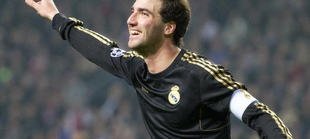 开云官网-新王当立，拉沃尔杯险胜戴维斯杯，兹维列夫惊艳四座定义网坛新纪元