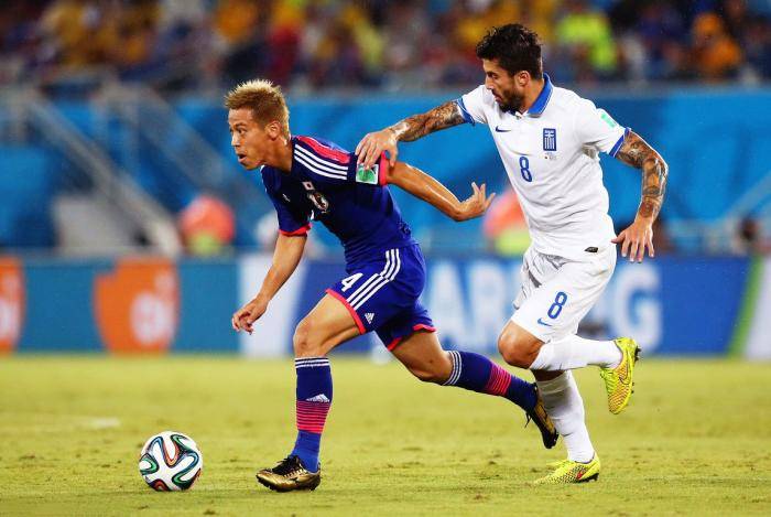 包含芬兰队不畏强敌，成功跻身下一轮比赛的词条