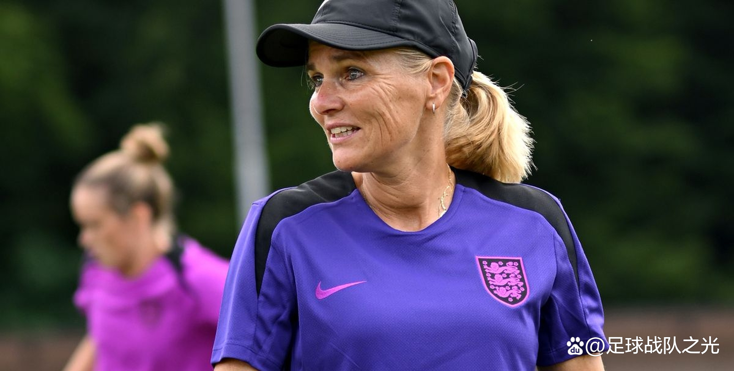 英格兰女足队员接受连续训练,迎战强敌 英格兰女足队员接受连续训练,迎战强敌