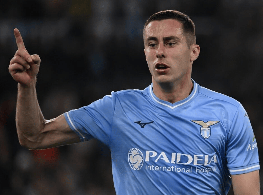 拉齐奥客场惊险获胜,继续保持领先位置 拉齐奥客场惊险获胜,继续保持领先位置