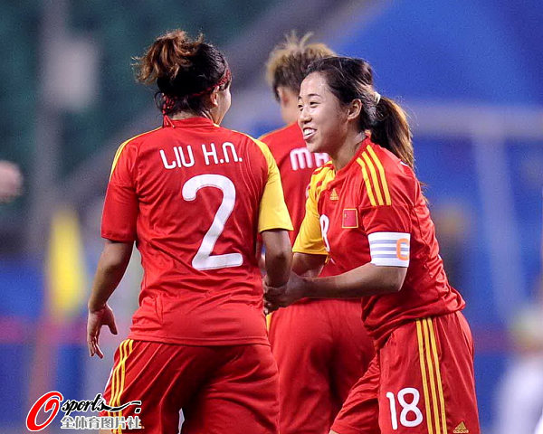 荷兰女足队员争先恐后,角逐上场机会 荷兰女足队员争先恐后,角逐上场机会