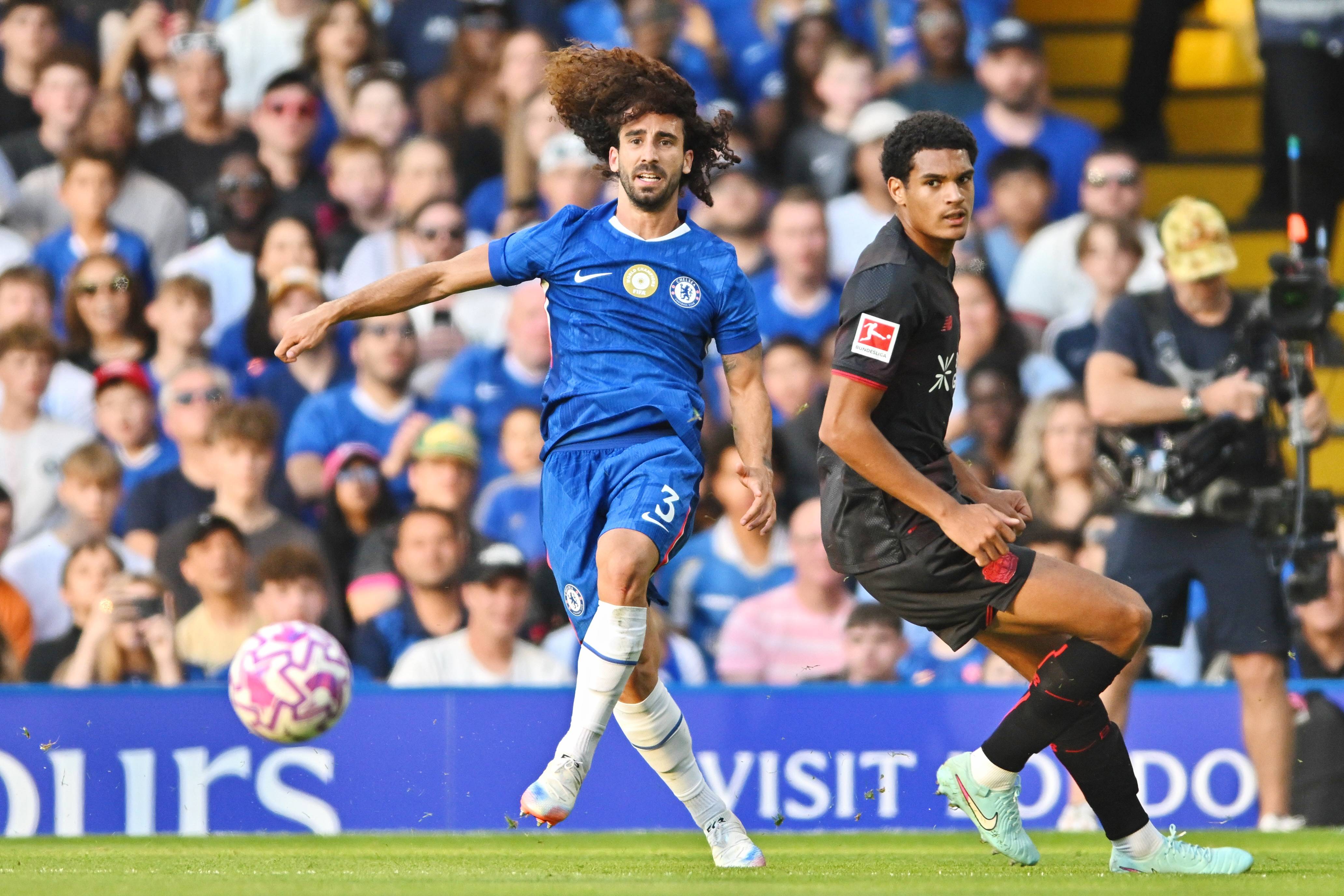 切尔西遭遇主场失利，萨里面临挑战的简单介绍