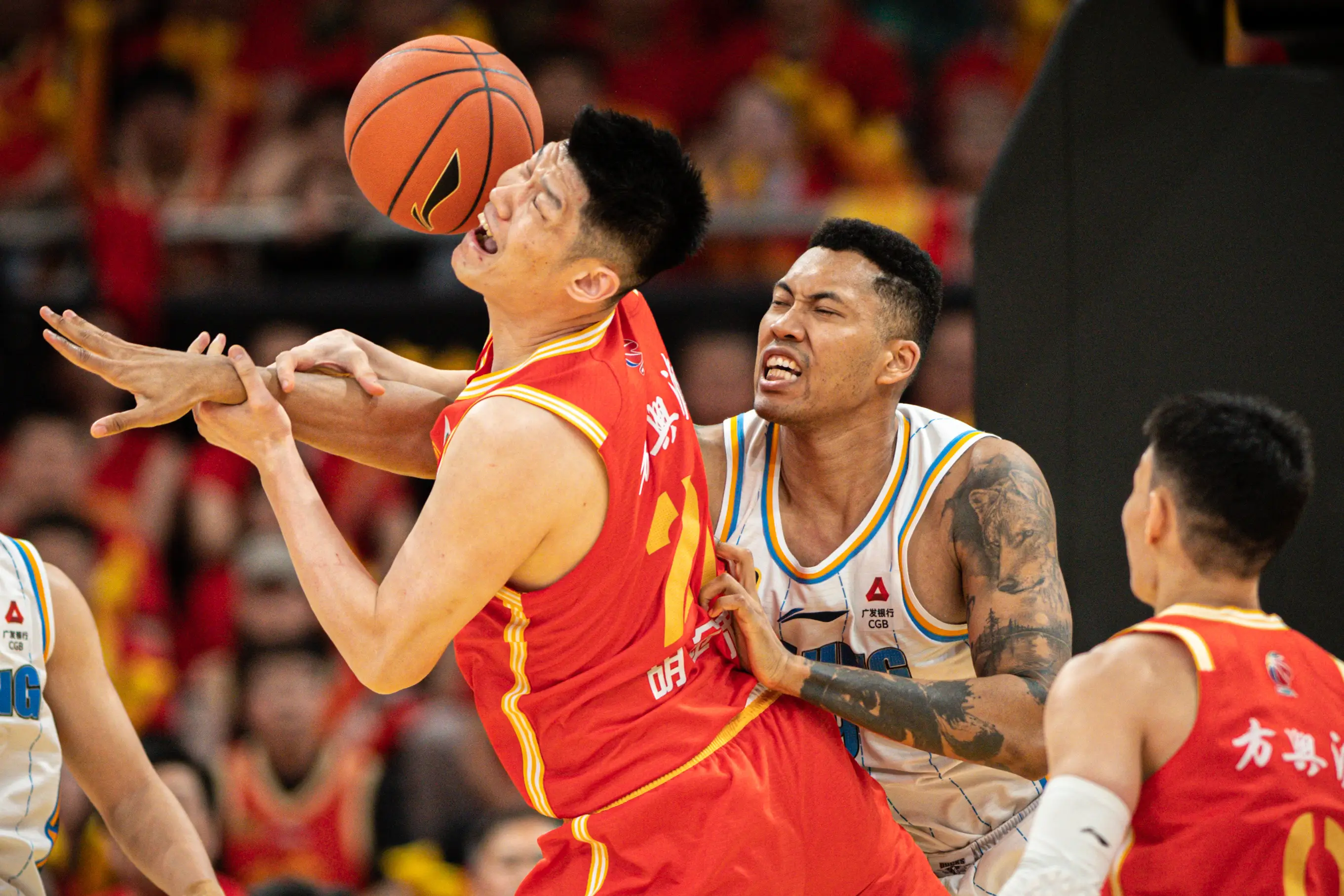 瞩目焦点：联赛冠军将诞生，各队展开激烈争夺的简单介绍