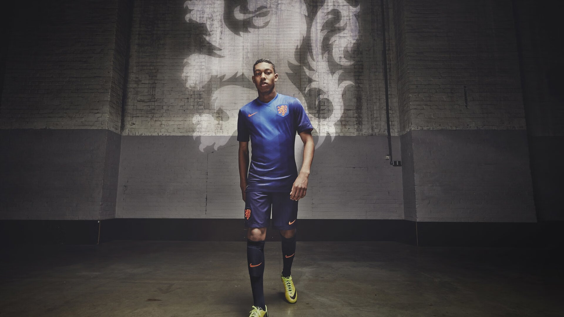 当沙漠玫瑰在布鲁塞尔绽放,内马尔如何用一场西决生死战,让沙特带走了比利时黄金一代的魂魄