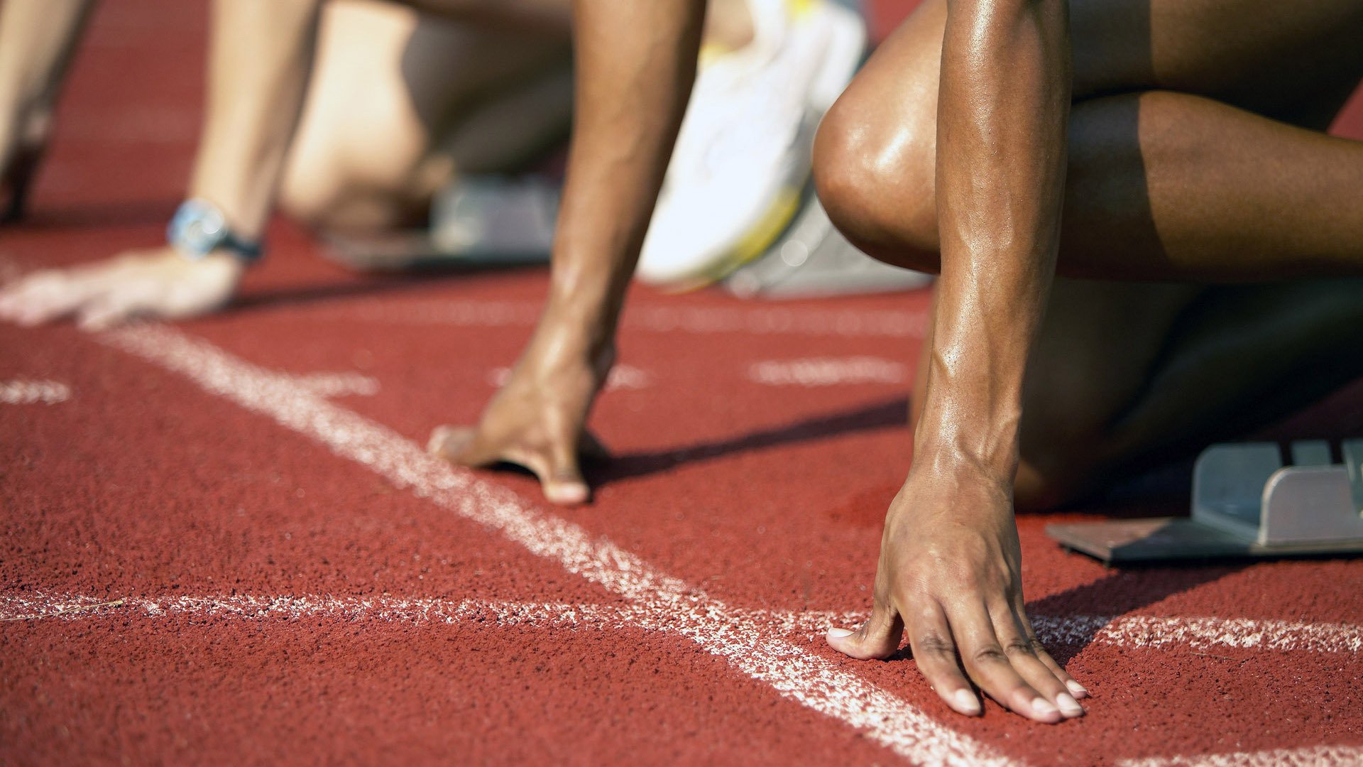 绿茵场上的日耳曼战车与乒乓台前的东方利剑—当德国队力克法国队，樊振东闪耀世界